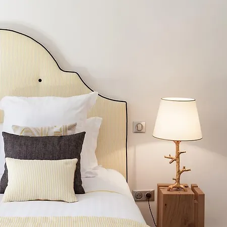 Maison Du Collectionneur Bed and breakfast