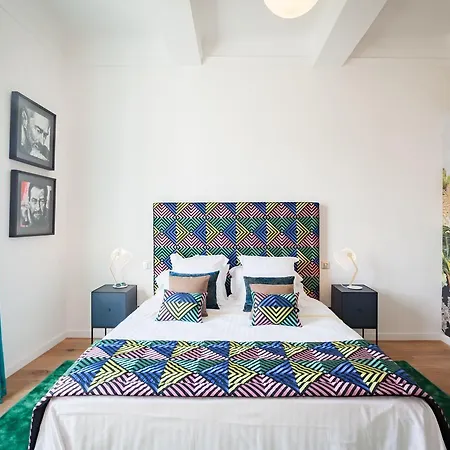 Maison Du Collectionneur Bed & Breakfast